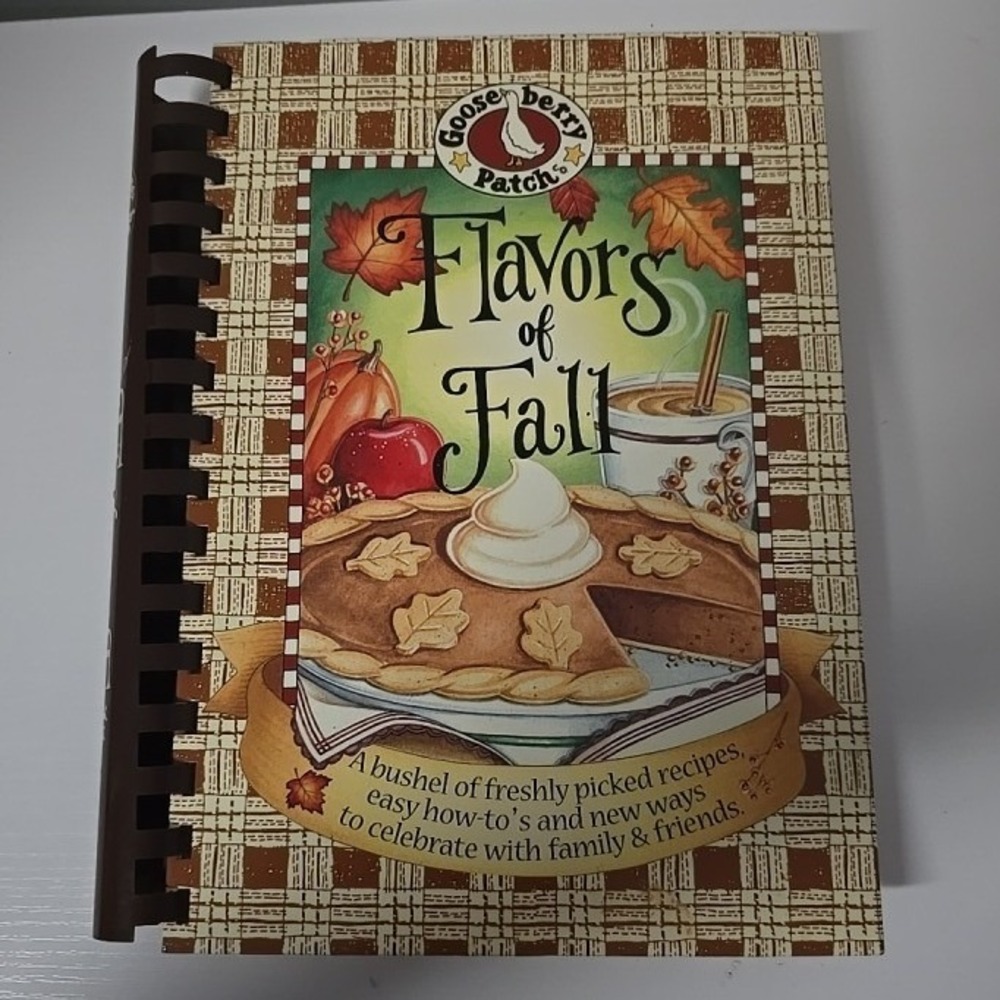 Vintage 2004 Gooseberry Patch Flavors of Fall Cookbook Autumn Recipes Comb Bound